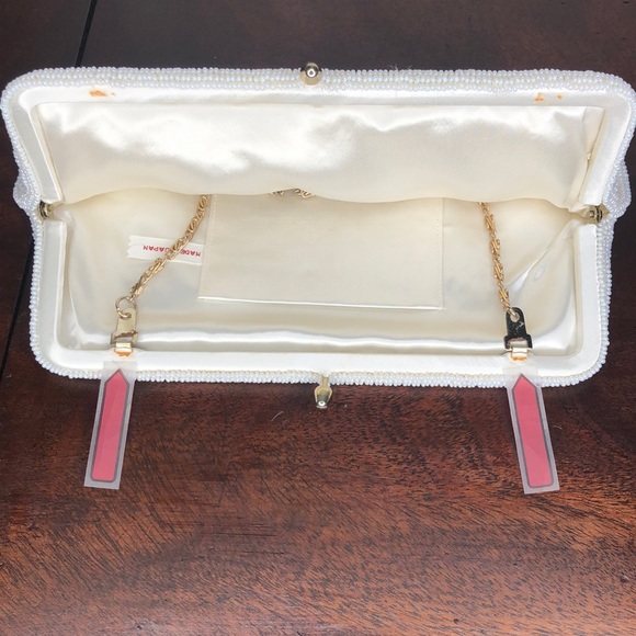 White Seed Bead Bag with Key Chain - Picture 16 of 16